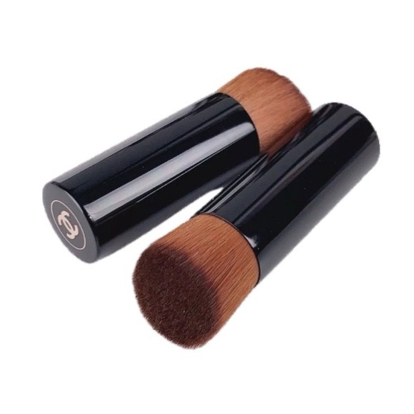 CHANEL FOUNDATION BRUSH - Picture 2 of 2